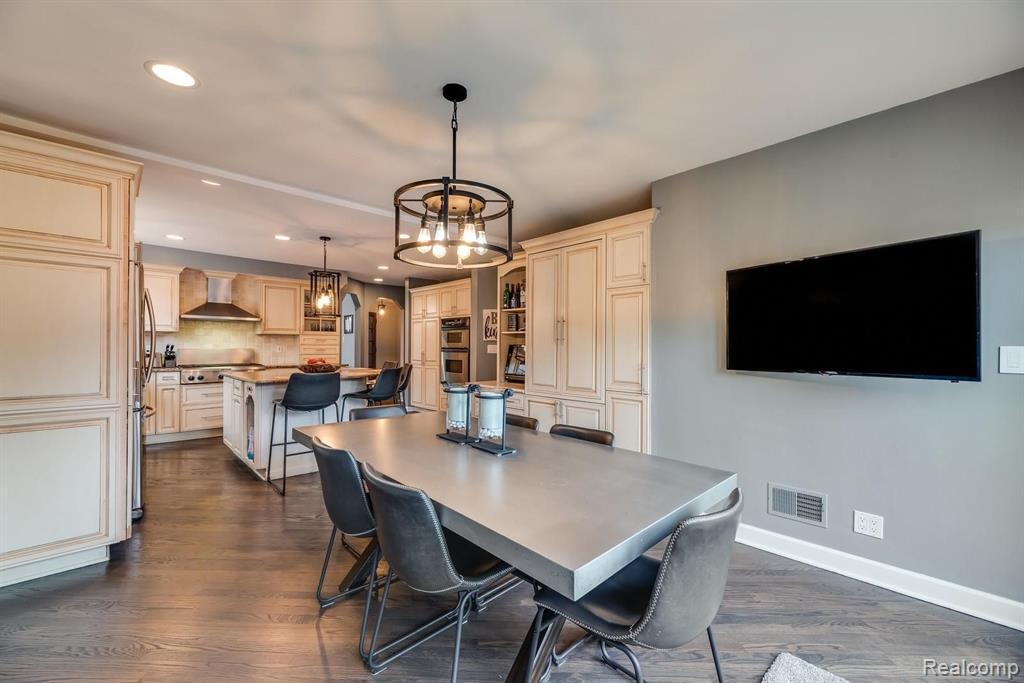 518 Barrington Road Grosse Pointe, MI 48230 - Photo 11 of 64