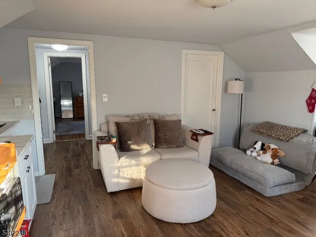 $1,800 | 8 Rowe Place, Bloomfield, NJ 07003