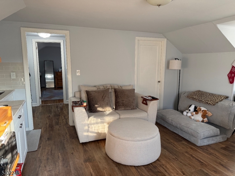 8 Rowe Place Bloomfield, NJ 07003 - Photo 5 of 17