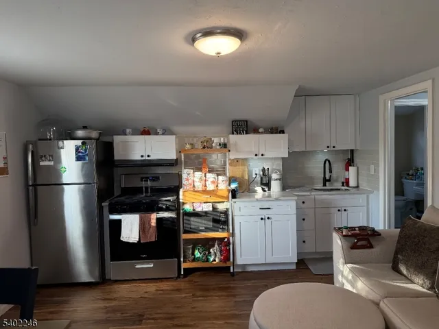 $1,800 | 8 Rowe Place, Bloomfield, NJ 07003