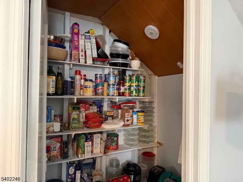 8 Rowe Place Bloomfield, NJ 07003 - Photo 7 of 17