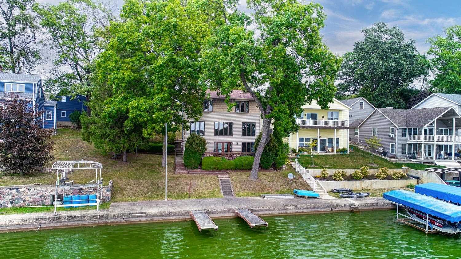 260 Spring Beach Road Rome City, IN 46784 - Photo 3 of 34
