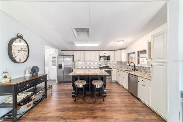 $349,900 | 1551 Southeast 160th Street, Summerfield, FL 34491