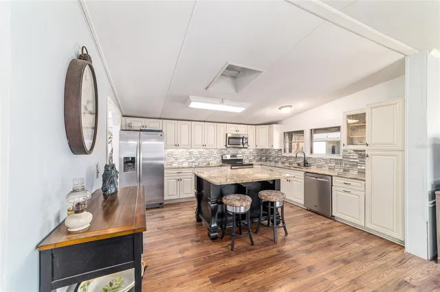 $349,900 | 1551 Southeast 160th Street, Summerfield, FL 34491