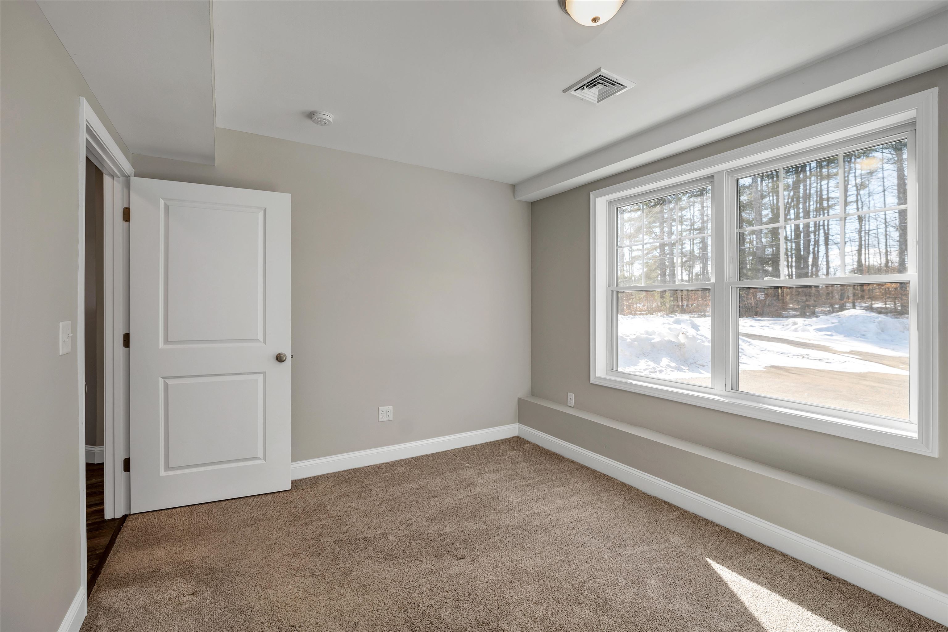 259 Stage Road, Unit 2 Nottingham, NH 03290 - Photo 14 of 28
