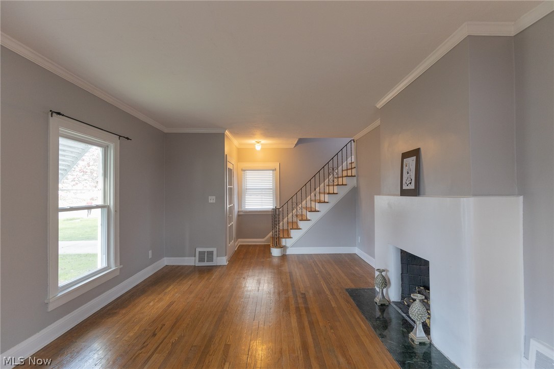 9204 Snow Road Cleveland, OH 44130 - Photo 5 of 33