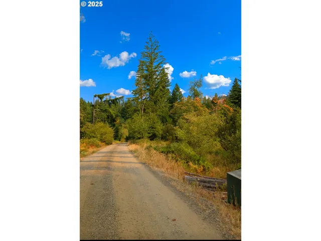 a picture of a bathroom