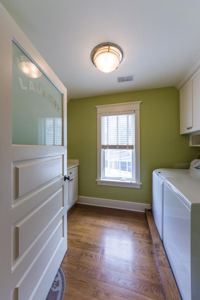 1314 Pherigo Street Mount Pleasant, SC 29464 - Photo 20 of 25 Laundry Room