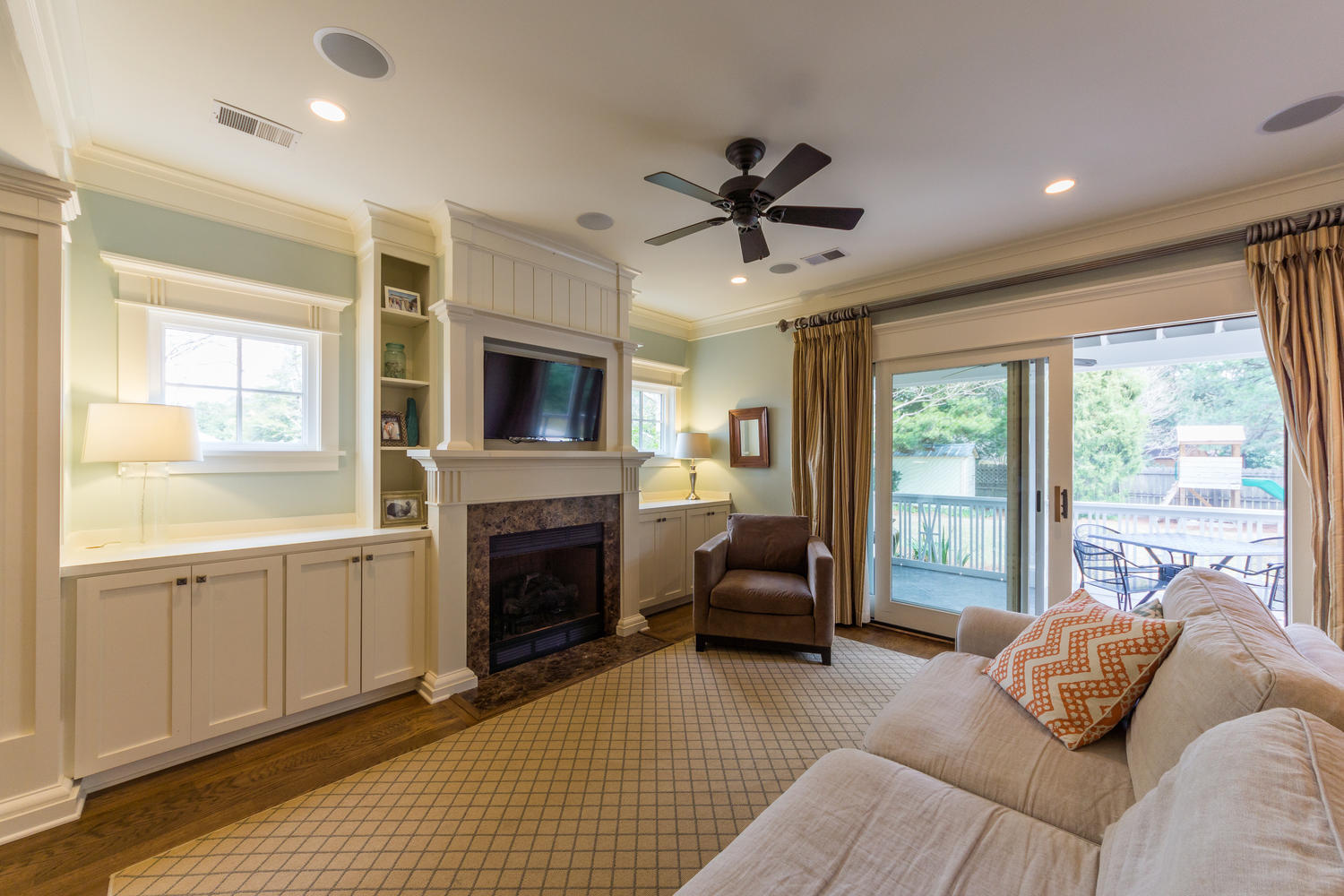 1314 Pherigo Street Mount Pleasant, SC 29464 - Photo 5 of 25 Family Room