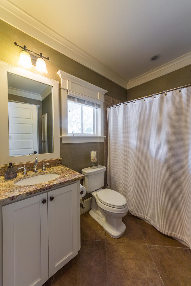 1314 Pherigo Street Mount Pleasant, SC 29464 - Photo 9 of 25 First Floor Full Bath