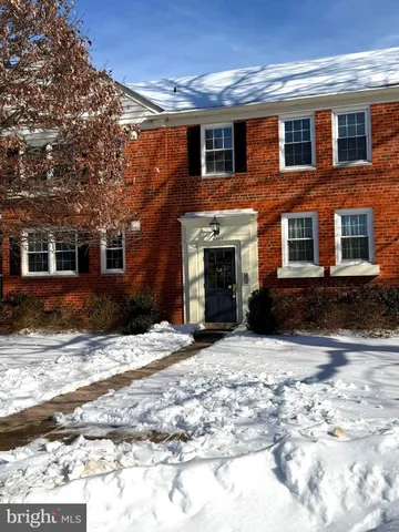 $349,000 | 6507 10th Street, Unit B2, Alexandria, VA 22307