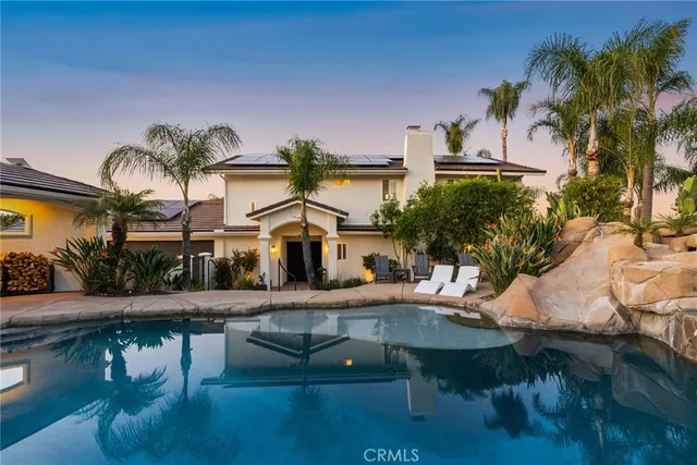 a view of a park and entertaining space