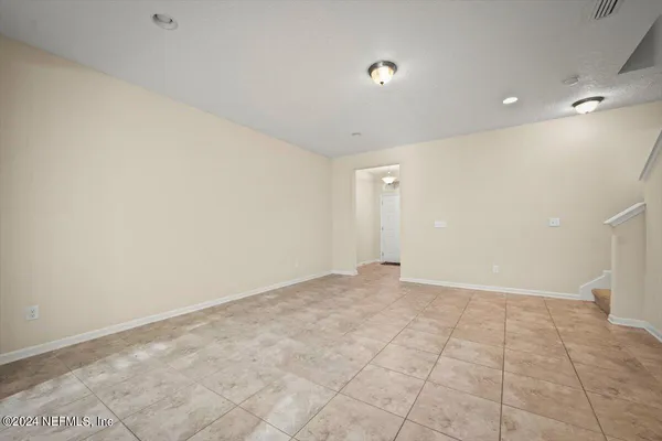 $1,975 | 215 Richmond Drive, St. Johns, FL 32259