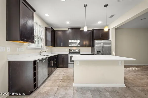 $1,975 | 215 Richmond Drive, St. Johns, FL 32259