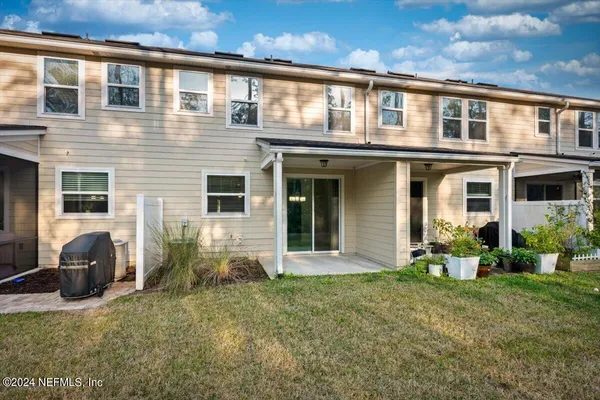 $1,975 | 215 Richmond Drive, St. Johns, FL 32259