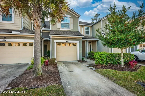 $1,975 | 215 Richmond Drive, St. Johns, FL 32259