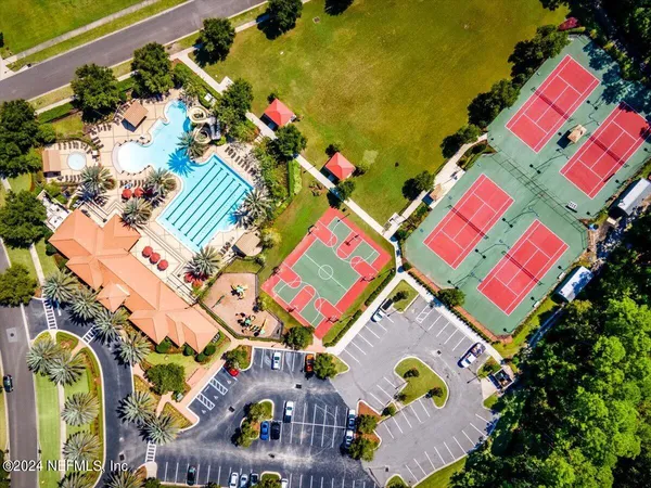 $1,975 | 215 Richmond Drive, St. Johns, FL 32259