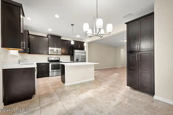 $1,975 | 215 Richmond Drive, St. Johns, FL 32259
