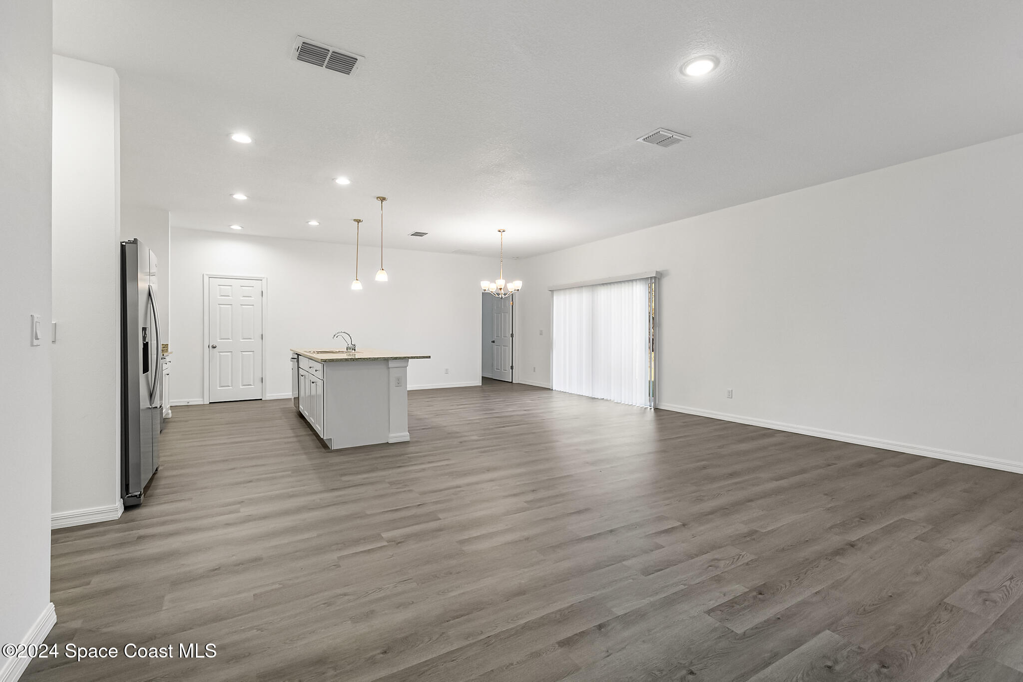 606 Waycross Road Southwest Palm Bay, FL 32908 - Photo 8 of 52 20241218 606 Waycross Rd SW Palm Bay TAR