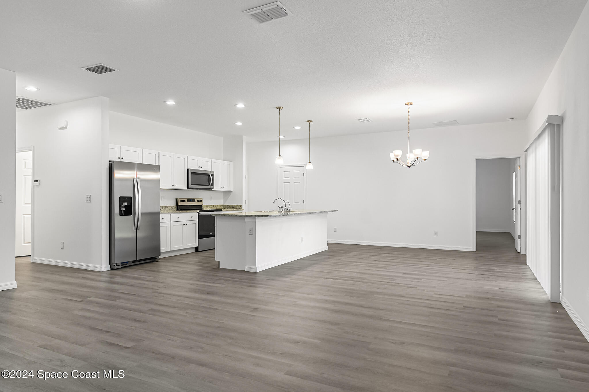 606 Waycross Road Southwest Palm Bay, FL 32908 - Photo 10 of 52 20241218 606 Waycross Rd SW Palm Bay TAR