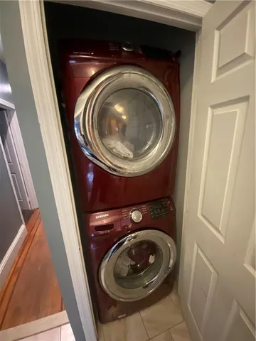 a close up view of washer and dryer
