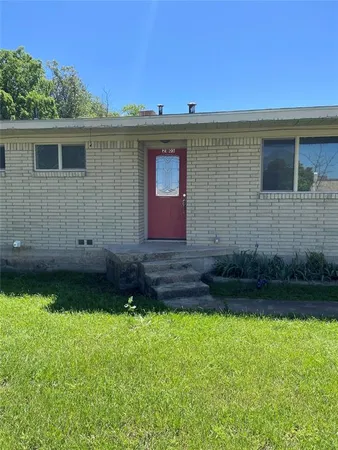 $1,700 | 2105 West Pearl Street, Granbury, TX 76048