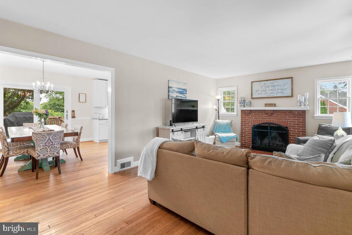 23805 Woodfield Road Gaithersburg, MD 20882 - Photo 11 of 24