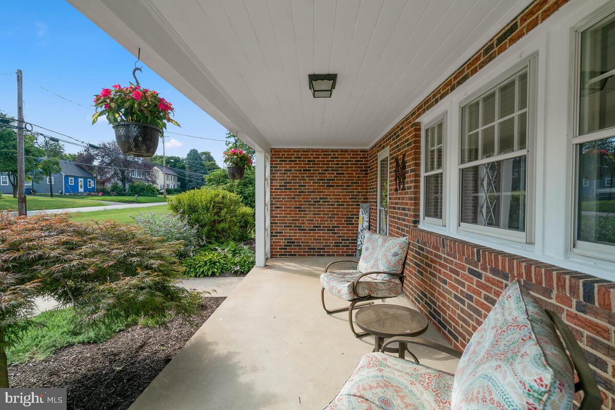 23805 Woodfield Road Gaithersburg, MD 20882 - Photo 3 of 24