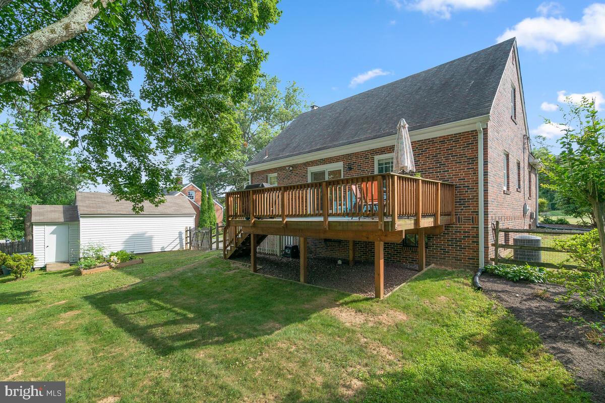 23805 Woodfield Road Gaithersburg, MD 20882 - Photo 22 of 24