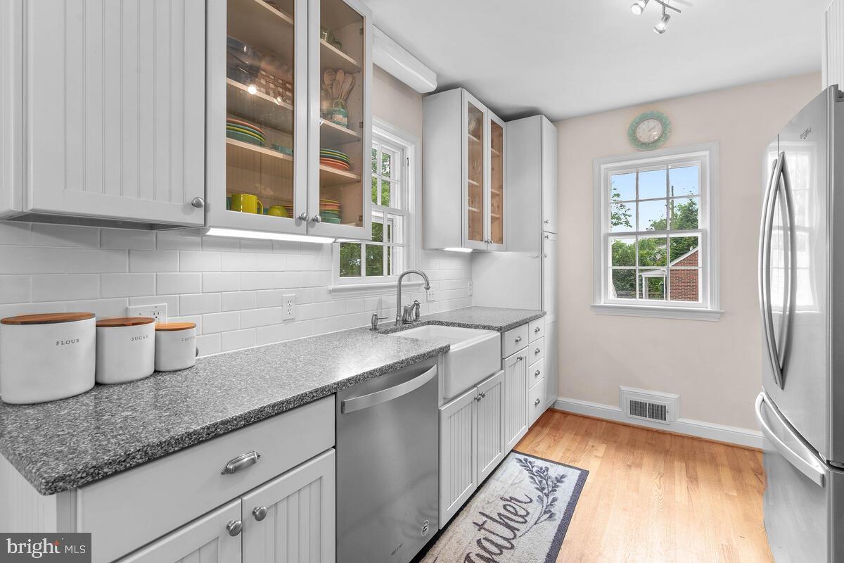 23805 Woodfield Road Gaithersburg, MD 20882 - Photo 6 of 24