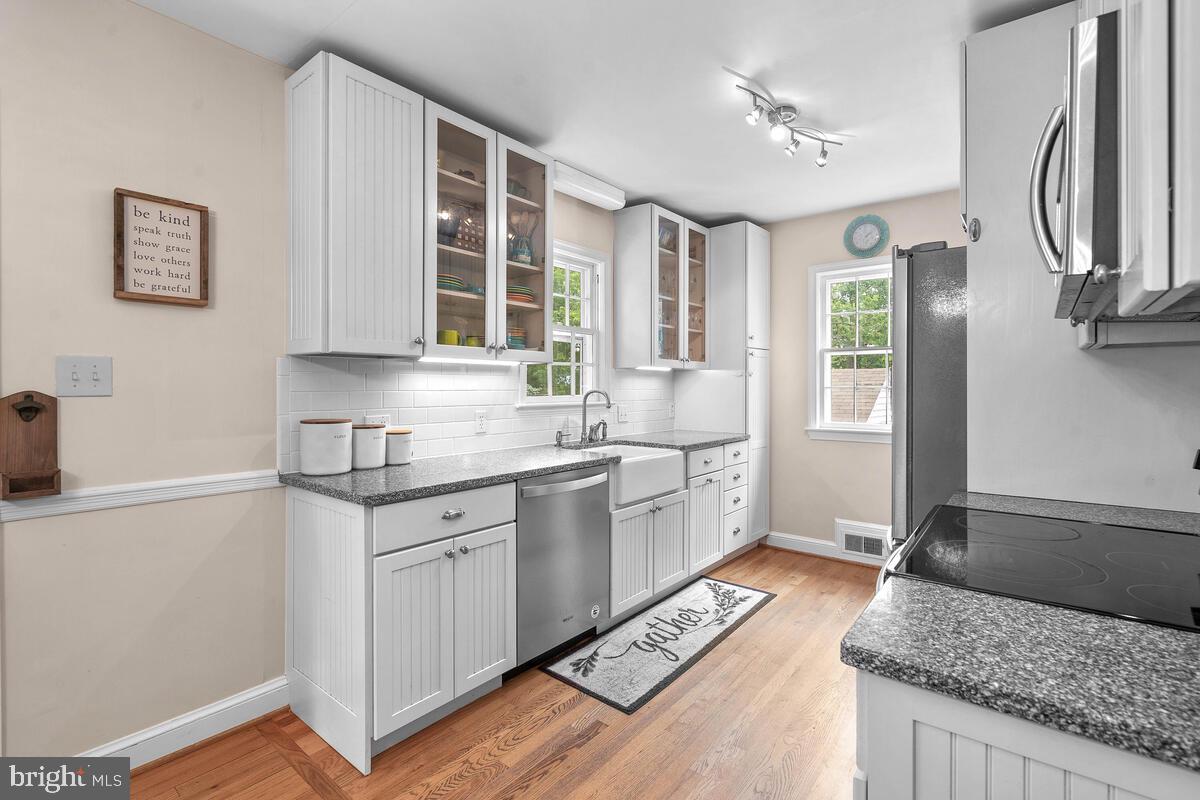 23805 Woodfield Road Gaithersburg, MD 20882 - Photo 8 of 24