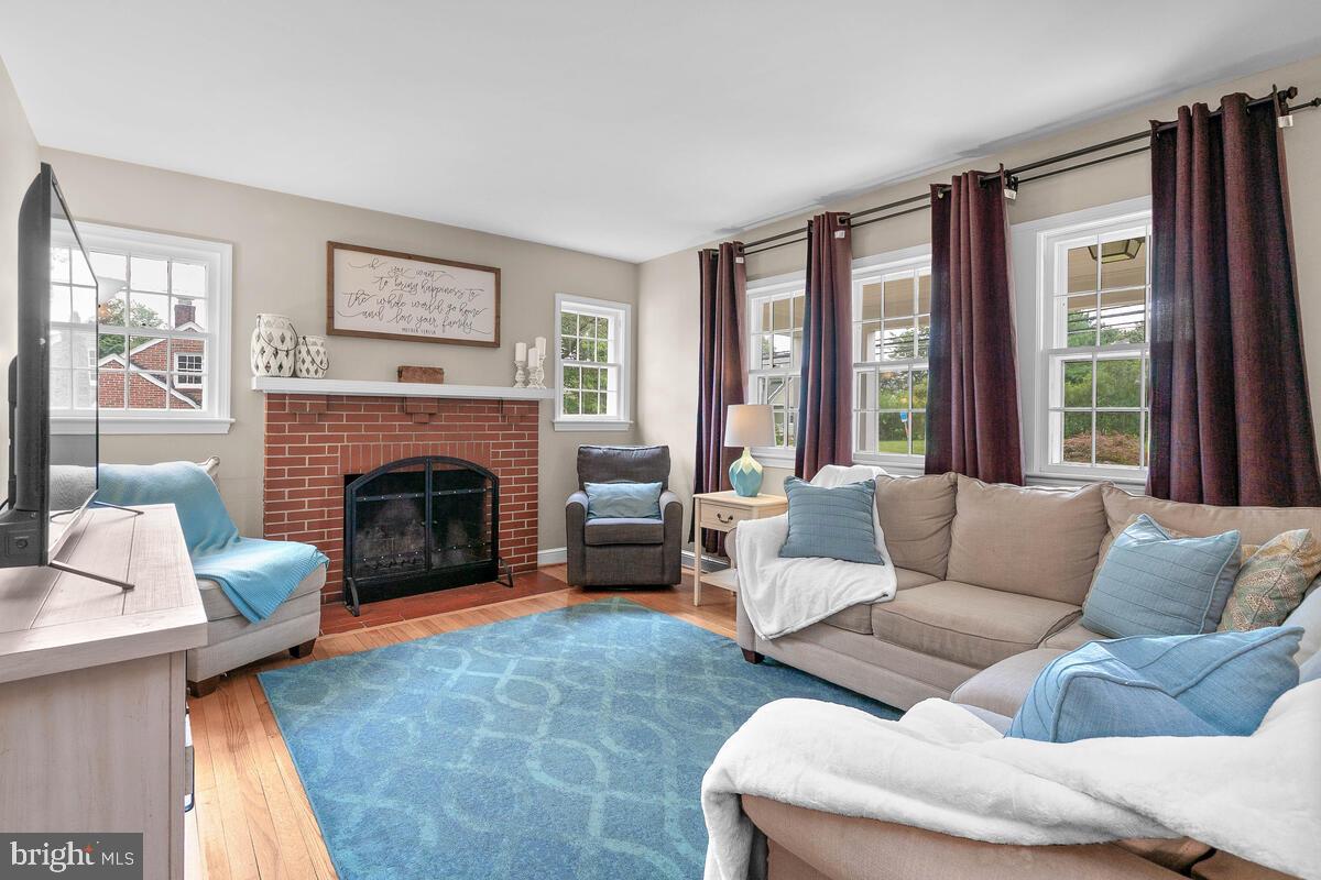 23805 Woodfield Road Gaithersburg, MD 20882 - Photo 10 of 24
