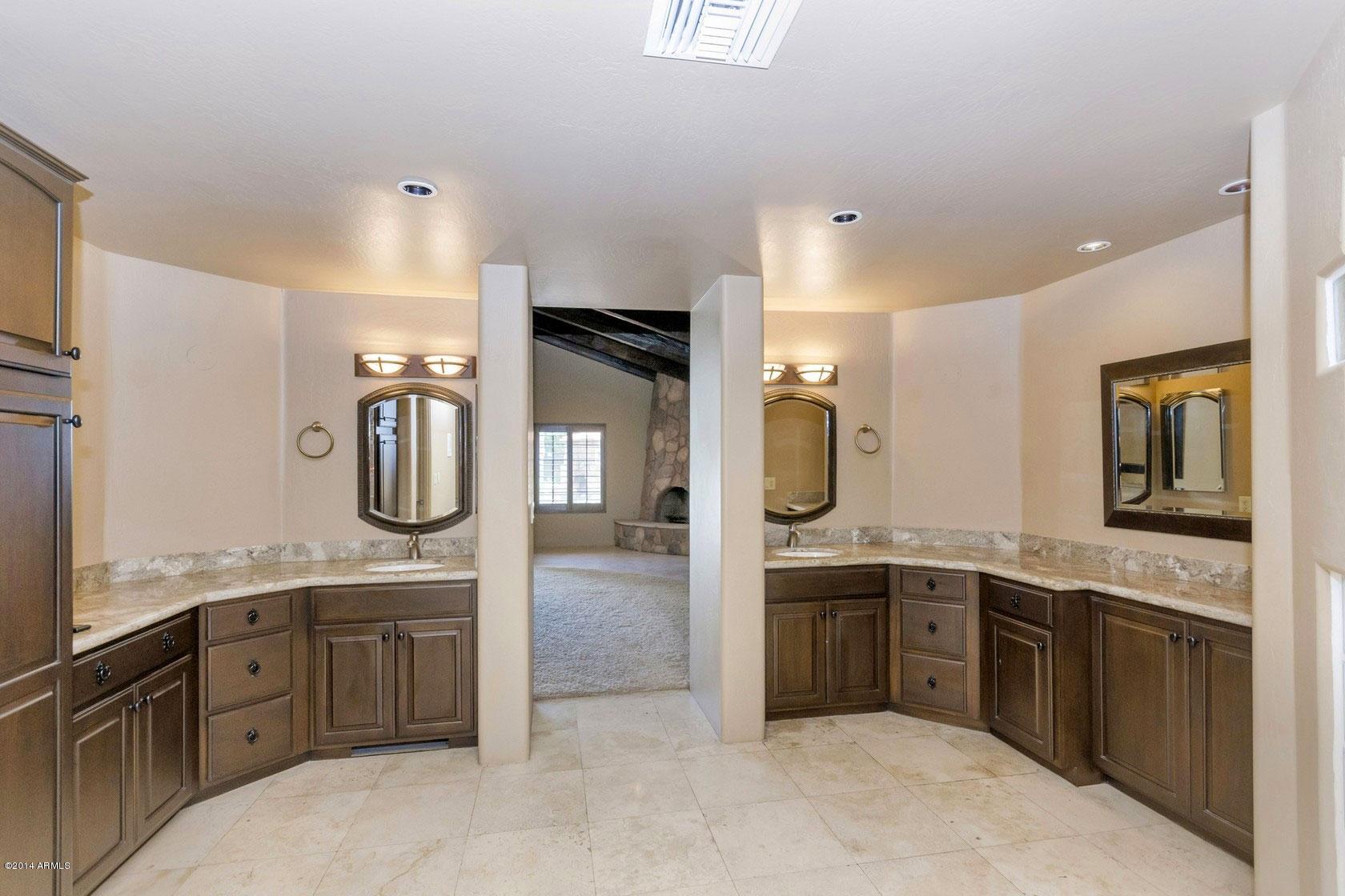 191 North Riata Street Gilbert, AZ 85234 - Photo 19 of 45 Master Bath