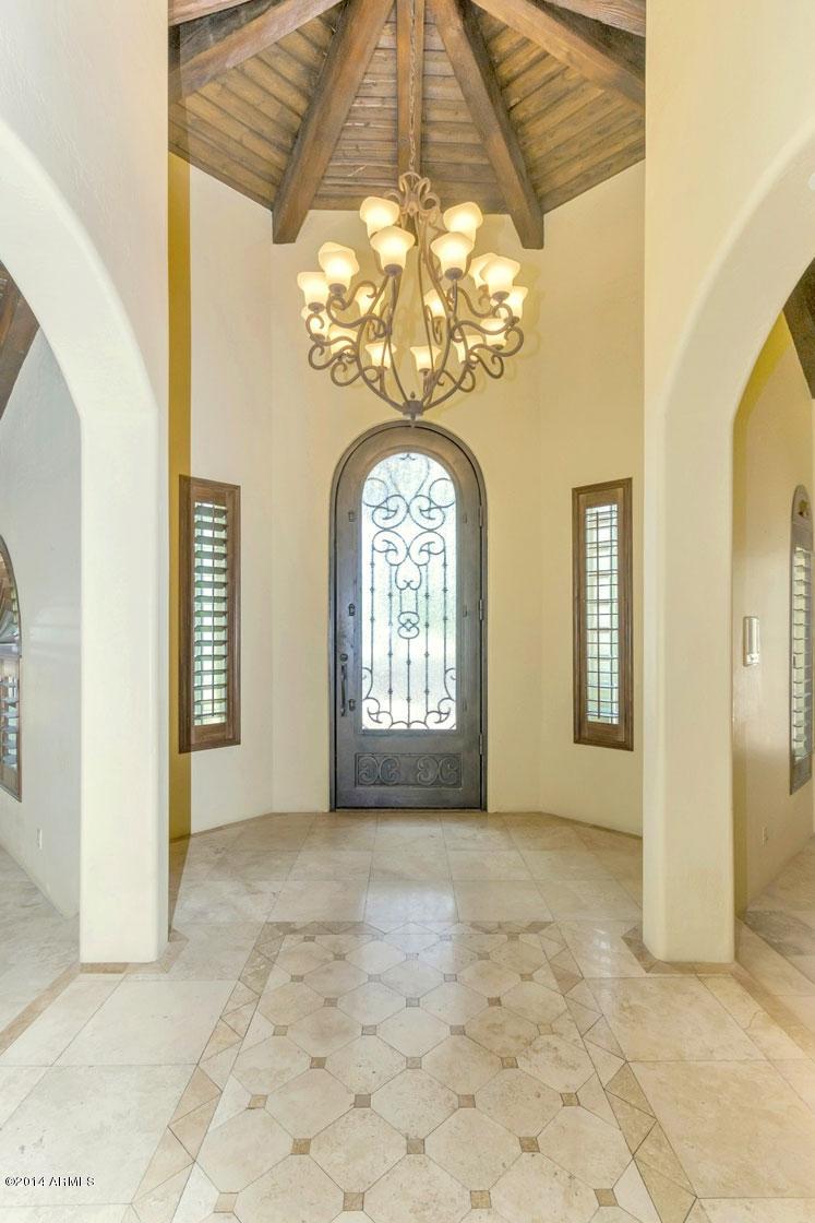 191 North Riata Street Gilbert, AZ 85234 - Photo 4 of 45 Foyer