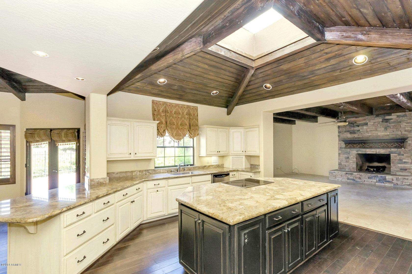 191 North Riata Street Gilbert, AZ 85234 - Photo 5 of 45 Kitchen