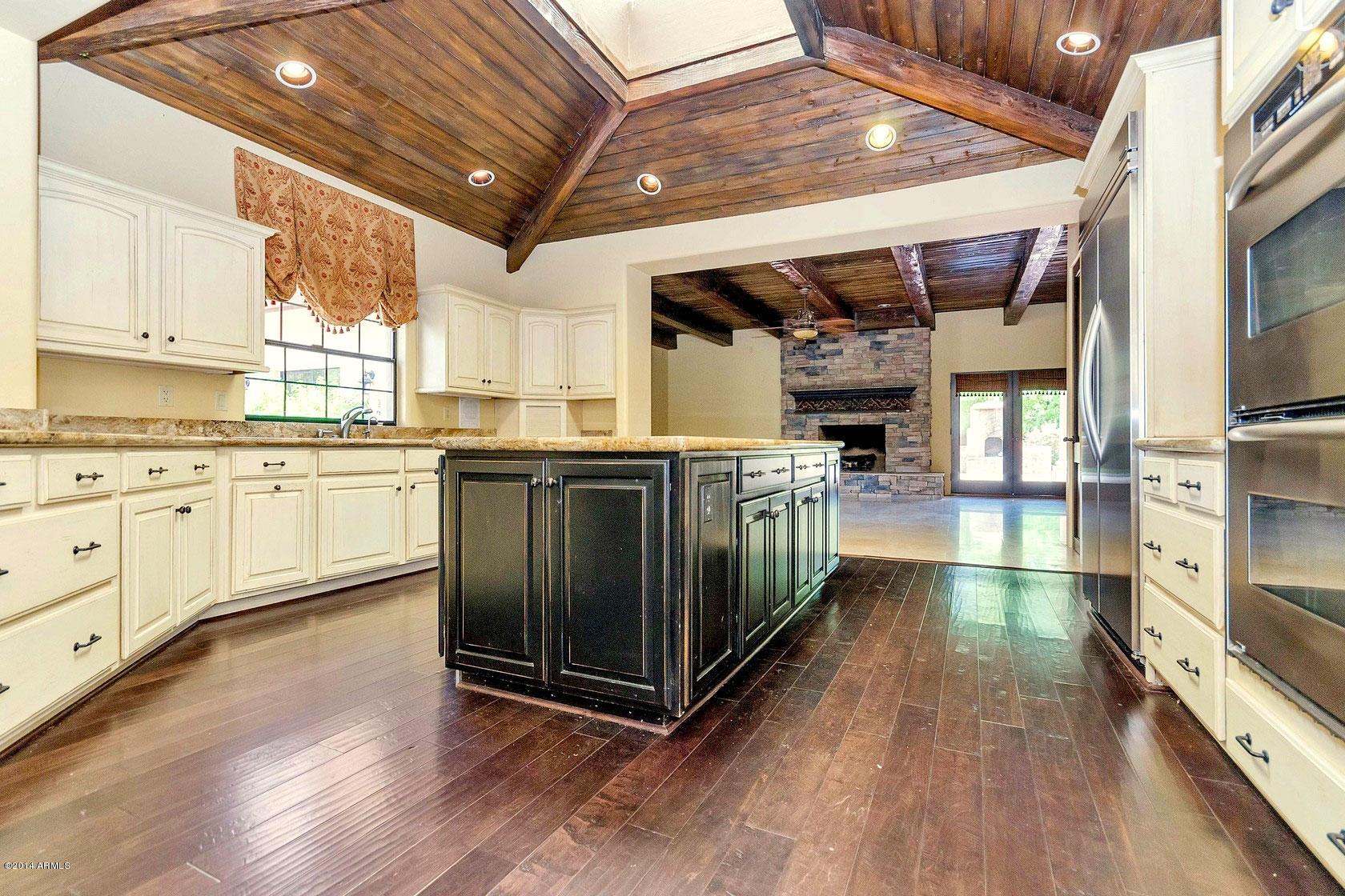 191 North Riata Street Gilbert, AZ 85234 - Photo 6 of 45 Kitchen Island