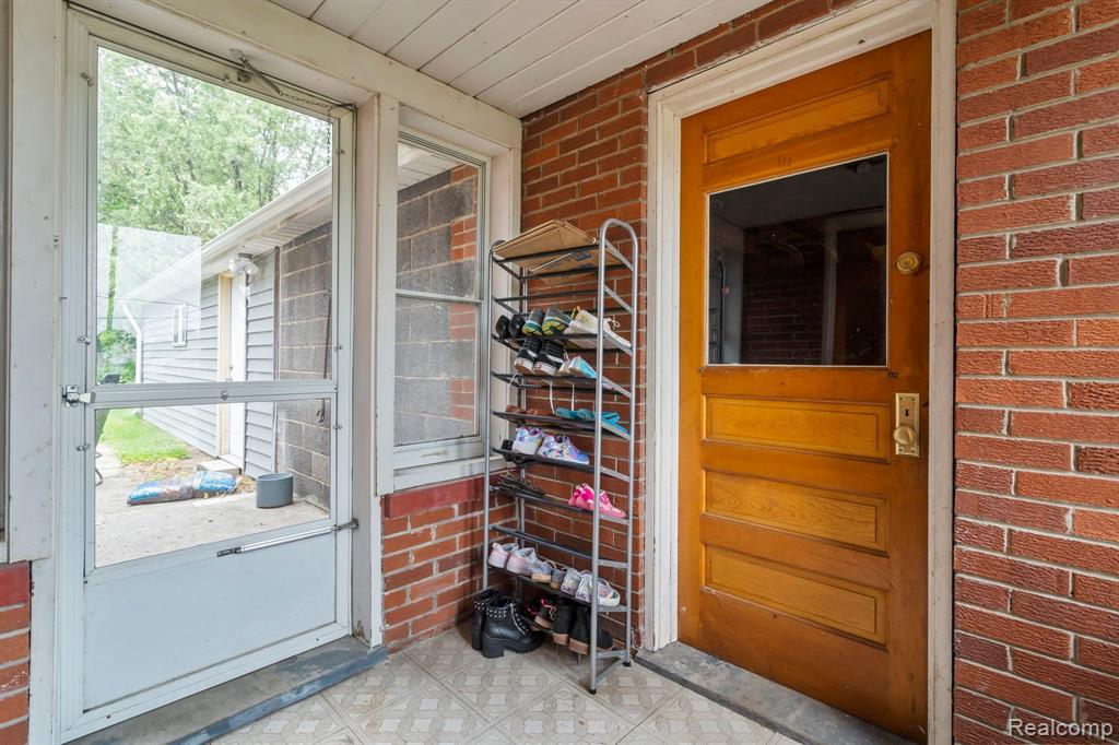 48435 Romeo Plank Road Macomb, MI 48044 - Photo 16 of 24