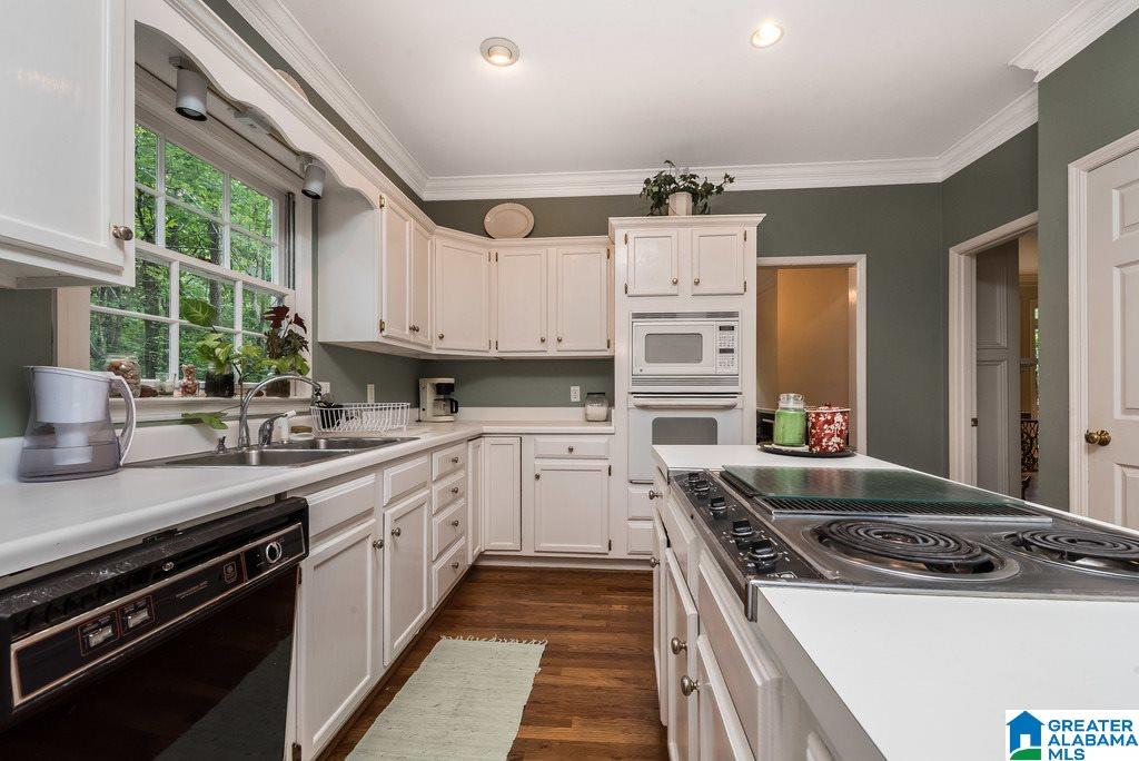 2012 Hawthorne Lane Birmingham, AL 35244 - Photo 14 of 36