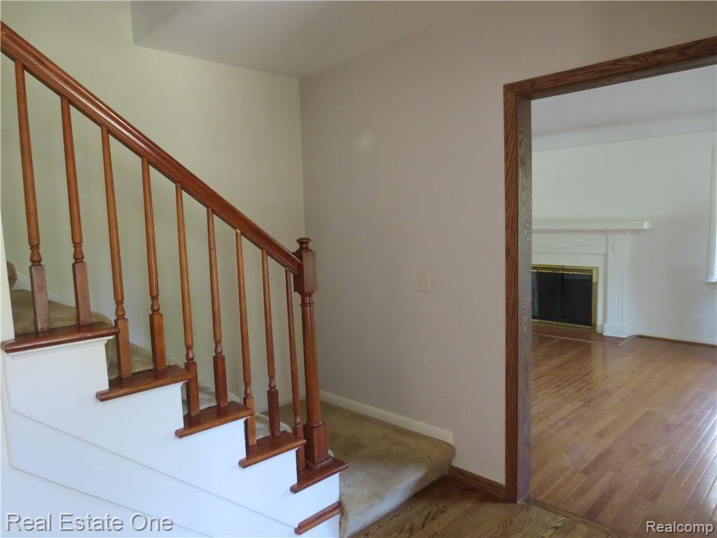 483 Willow Tree Lane Rochester Hills, MI 48306 - Photo 14 of 47