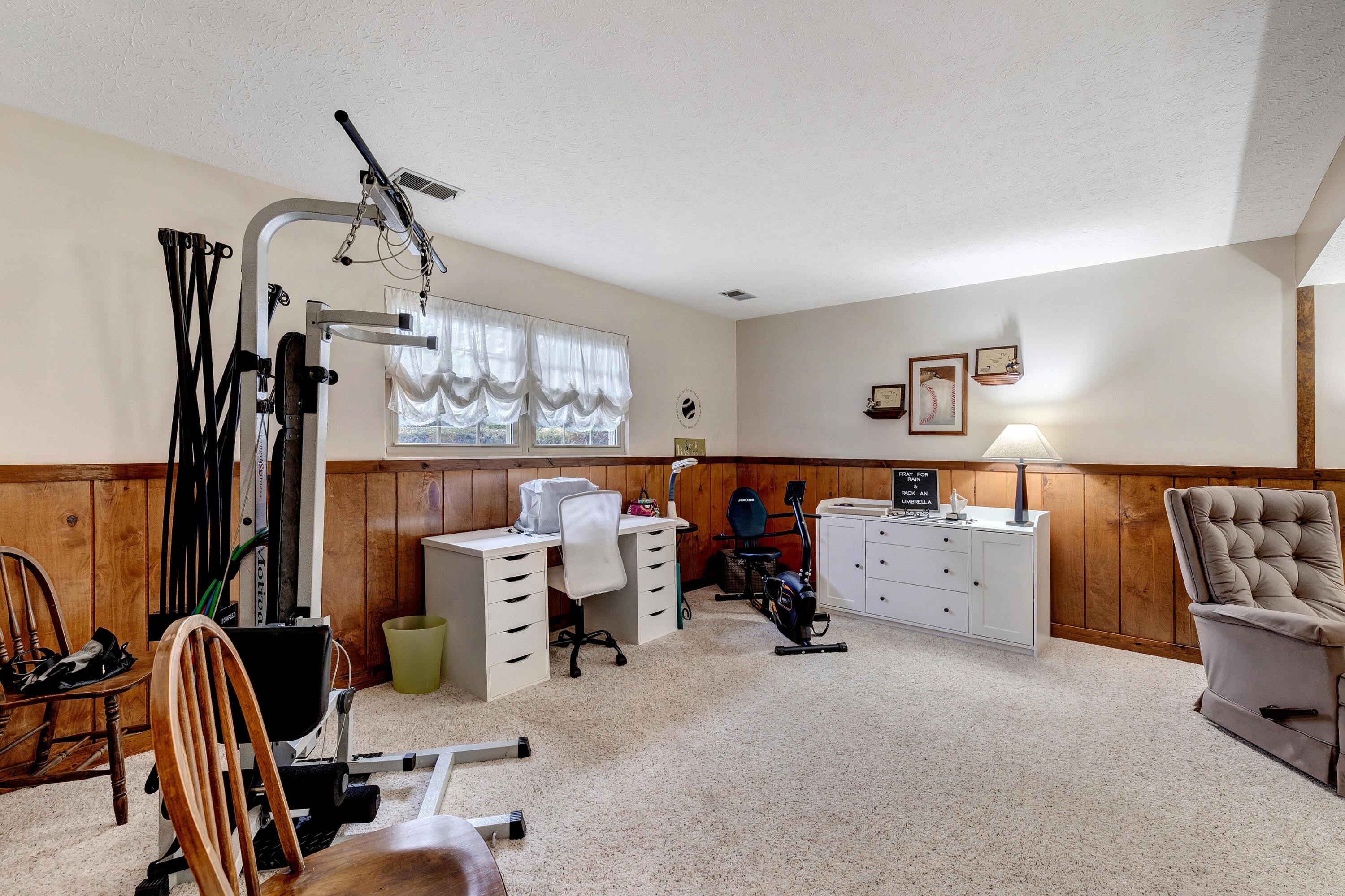 6186 Feder Road Columbus, OH 43228 - Photo 33 of 53 Family Room