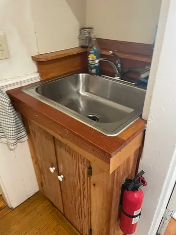 a close view of sink