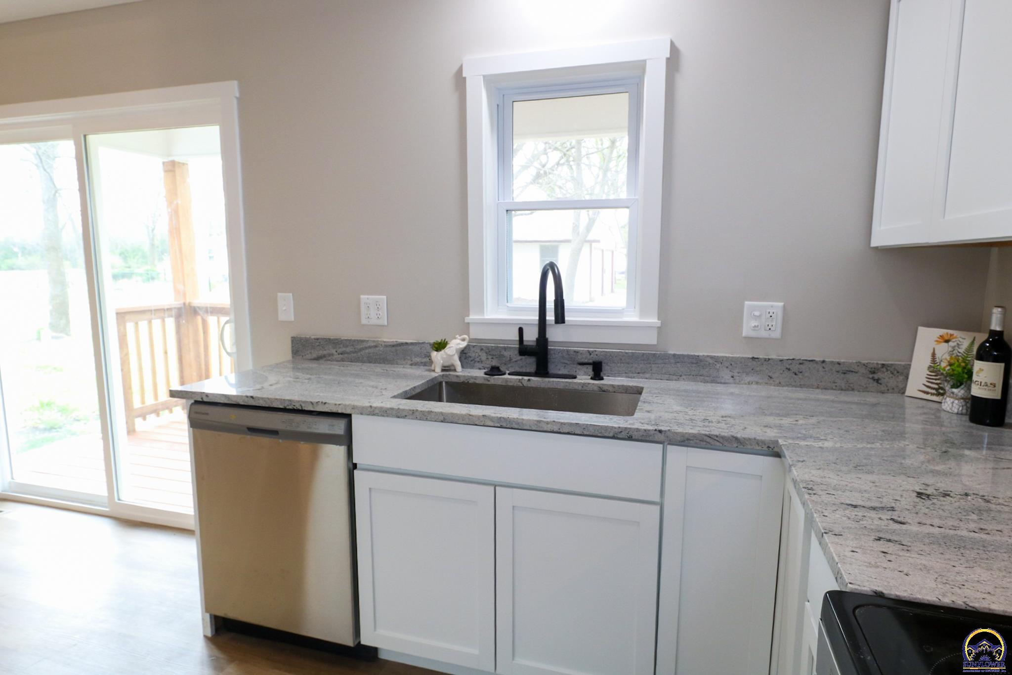 702 South 8th Street Burlington, KS 66839 - Photo 20 of 62