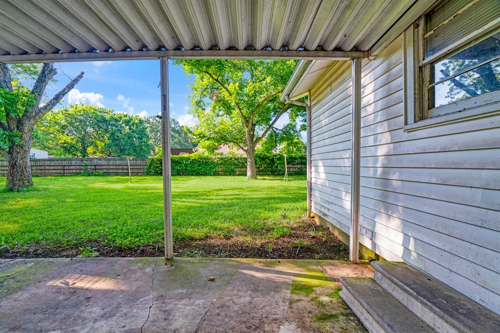 215 2nd SW Street Detroit, TX 75436 - Photo 3 of 16