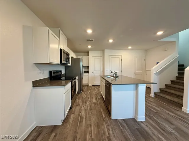 $1,998 | 506 Golden Myna Avenue, Henderson, NV 89011