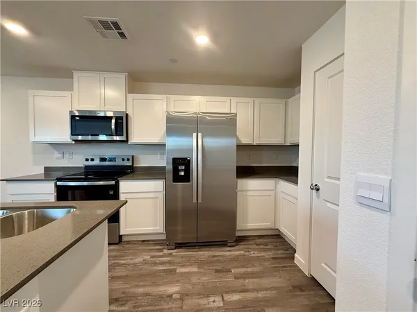 $1,895 | 506 Golden Myna Avenue, Henderson, NV 89011