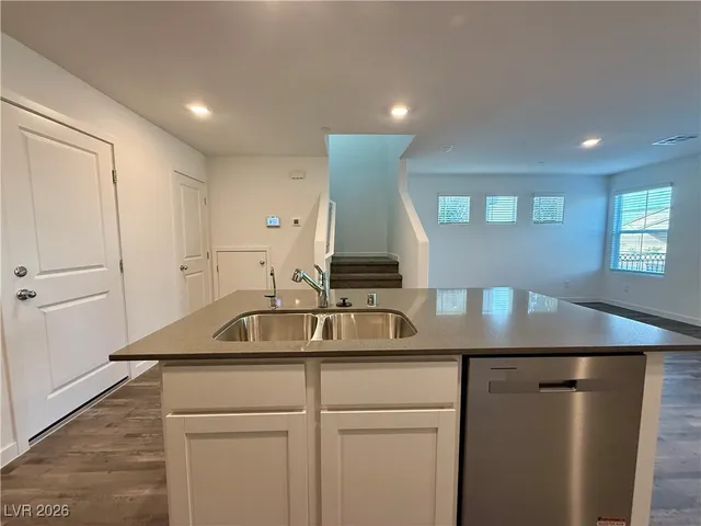 $1,998 | 506 Golden Myna Avenue, Henderson, NV 89011