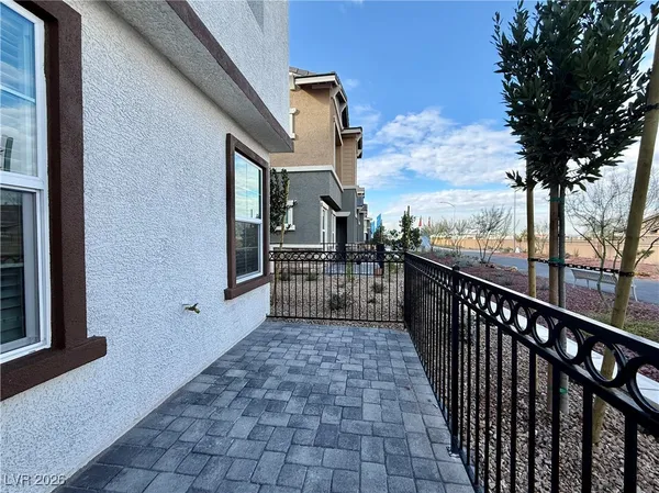 $1,895 | 506 Golden Myna Avenue, Henderson, NV 89011