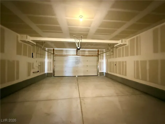 $1,998 | 506 Golden Myna Avenue, Henderson, NV 89011