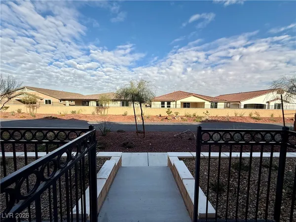 $1,895 | 506 Golden Myna Avenue, Henderson, NV 89011