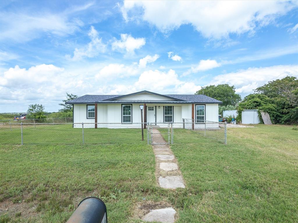 526 Jack Grace Hill Road Bowie, TX 76230 - Photo 5 of 40